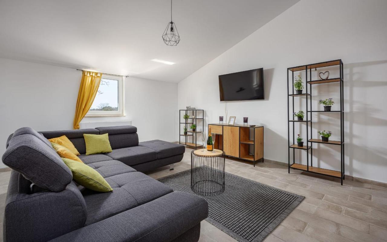 Apartments Valeria Divšići Kültér fotó